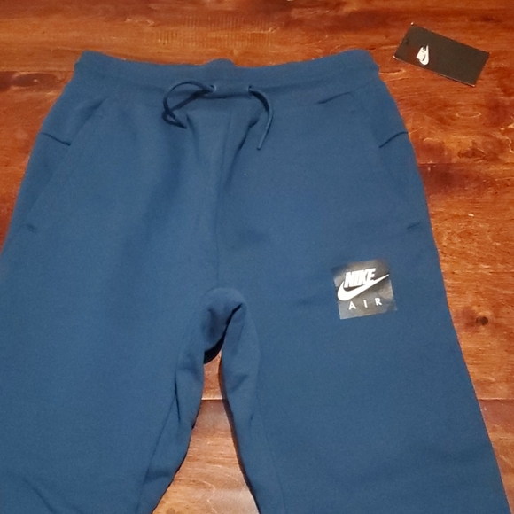 Too small - Picture 3 of 3